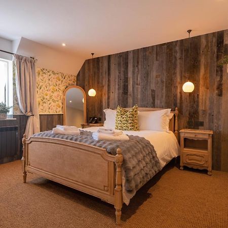 The Wishful Thinker Hotel เลนแนม ภายนอก รูปภาพ